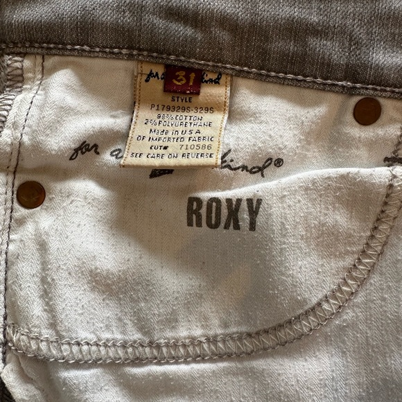 EUC light grey straight leg designer jeans - Picture 6 of 6